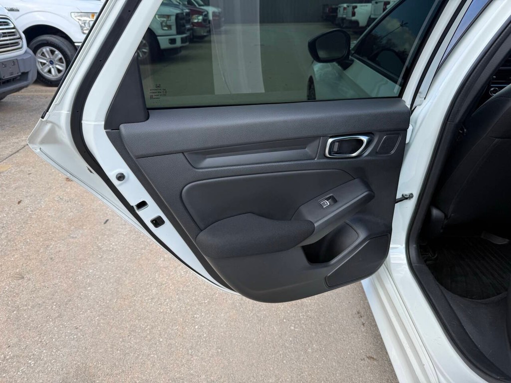 Honda Civic Sedan Vehicle Full-screen Gallery Image 14