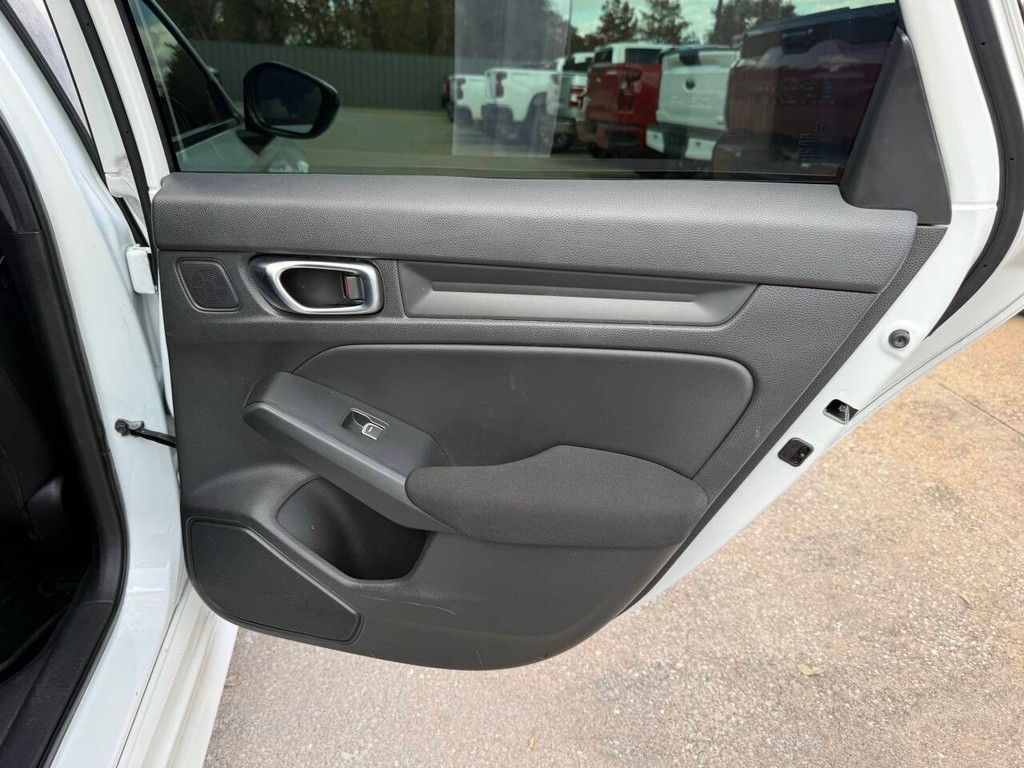 Honda Civic Sedan Vehicle Full-screen Gallery Image 16