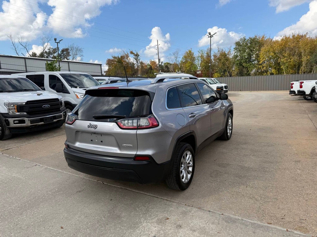 Jeep Cherokee Vehicle Full-screen Gallery Image 06