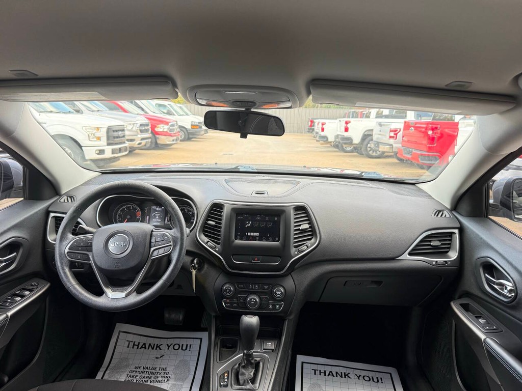 Jeep Cherokee Vehicle Full-screen Gallery Image 21