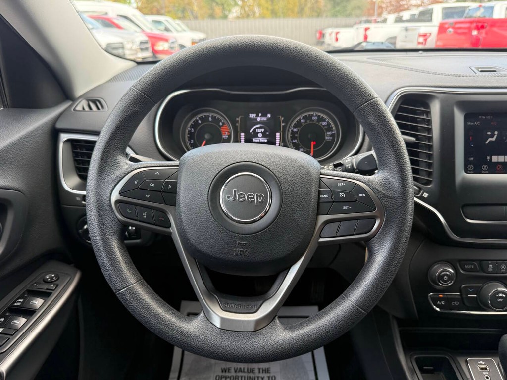 Jeep Cherokee Vehicle Full-screen Gallery Image 27