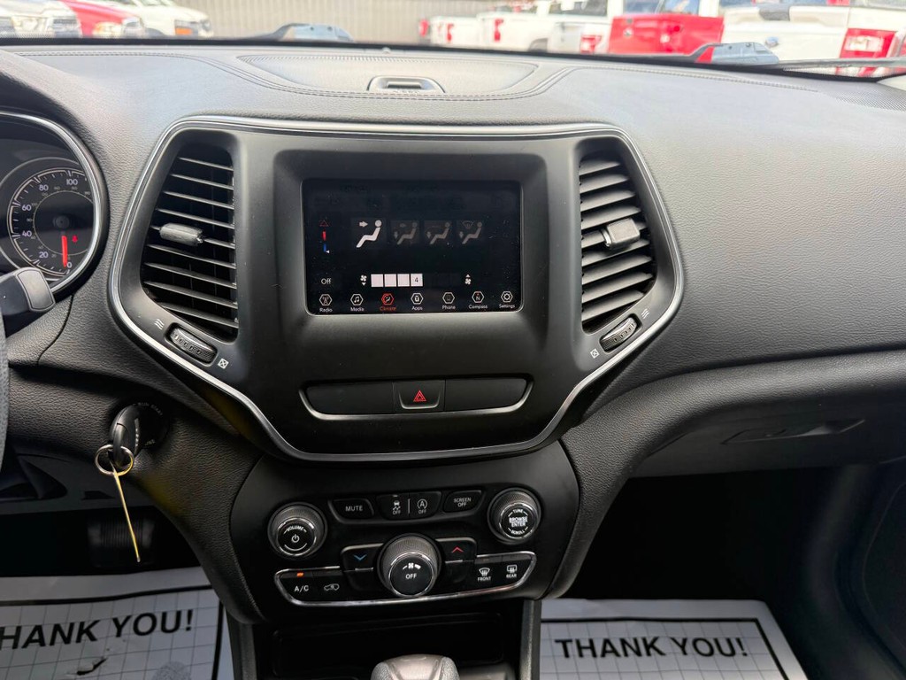 Jeep Cherokee Vehicle Full-screen Gallery Image 30