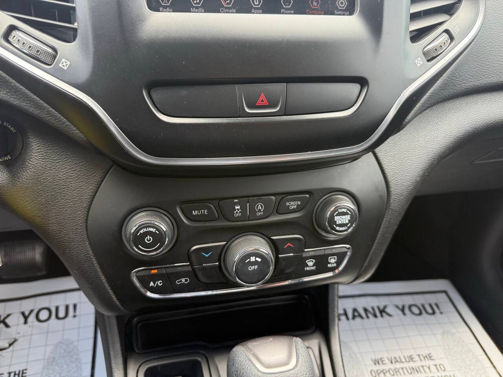 Jeep Cherokee Vehicle Full-screen Gallery Image 33