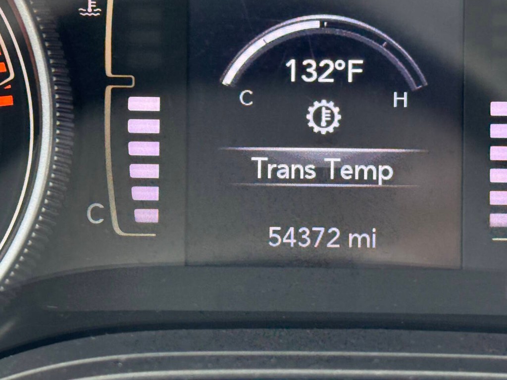 Jeep Cherokee Vehicle Full-screen Gallery Image 36