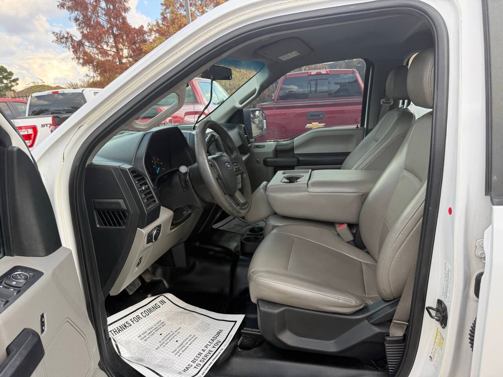 Ford F-150 Vehicle Full-screen Gallery Image 07