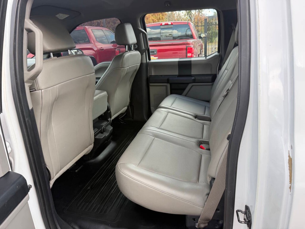 Ford F-150 Vehicle Full-screen Gallery Image 13