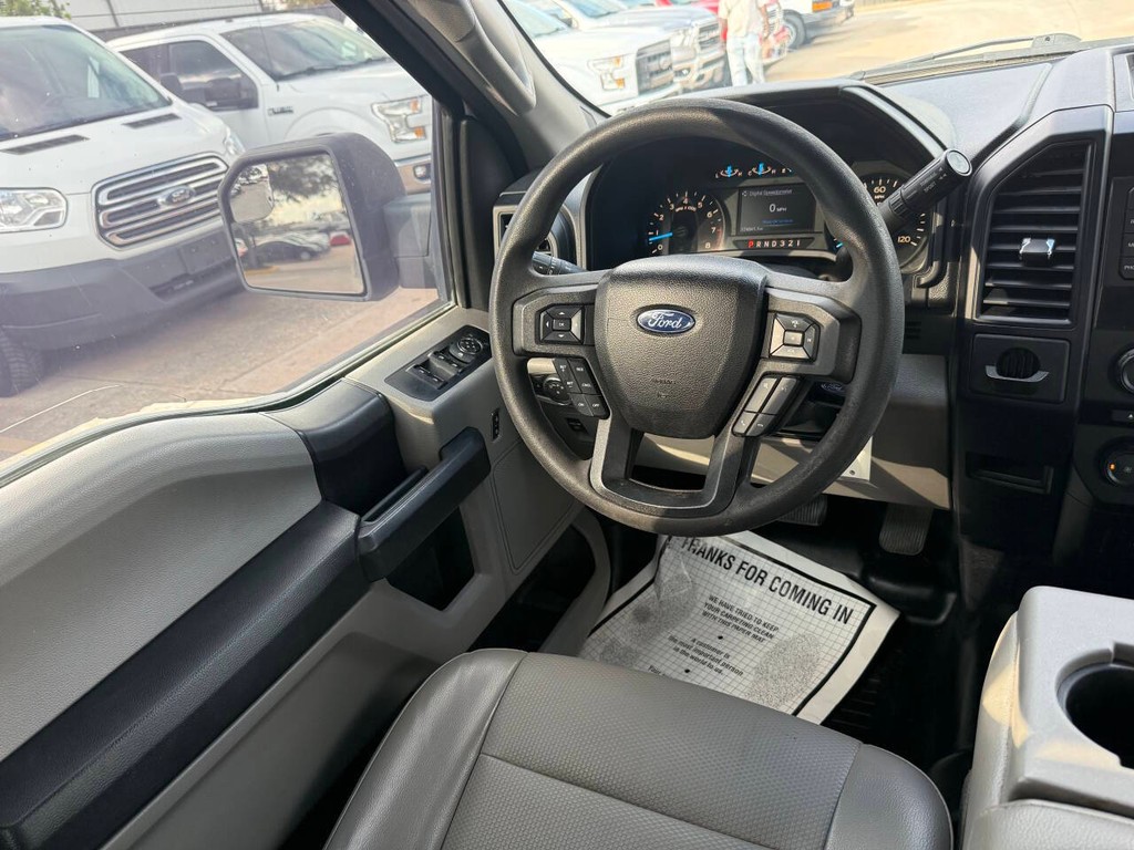 Ford F-150 Vehicle Full-screen Gallery Image 22