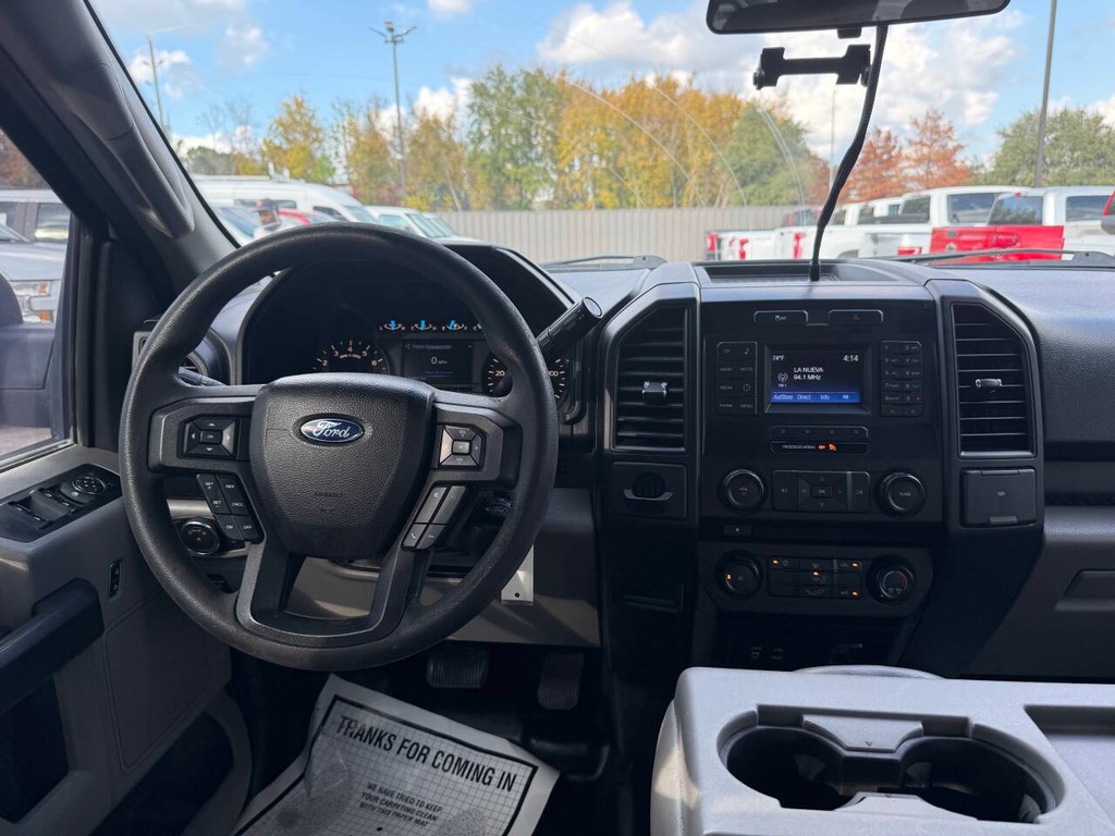 Ford F-150 Vehicle Full-screen Gallery Image 24