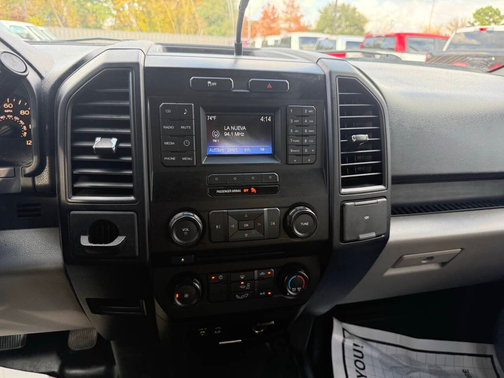 Ford F-150 Vehicle Full-screen Gallery Image 28