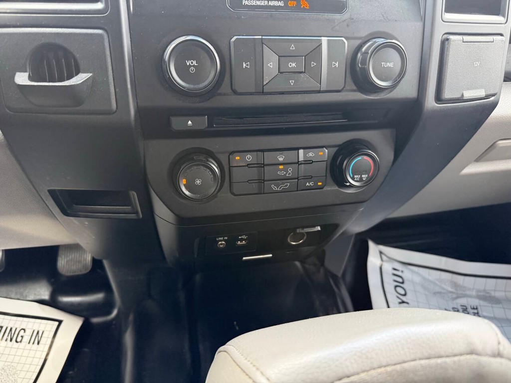 Ford F-150 Vehicle Full-screen Gallery Image 29