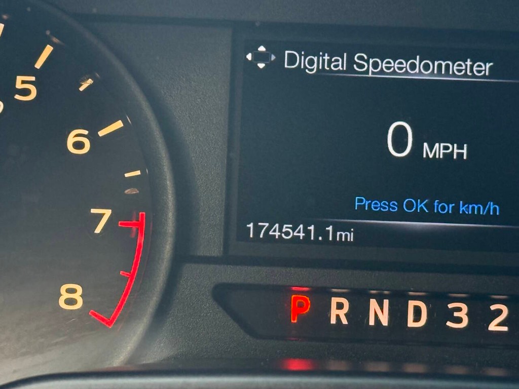 Ford F-150 Vehicle Full-screen Gallery Image 33