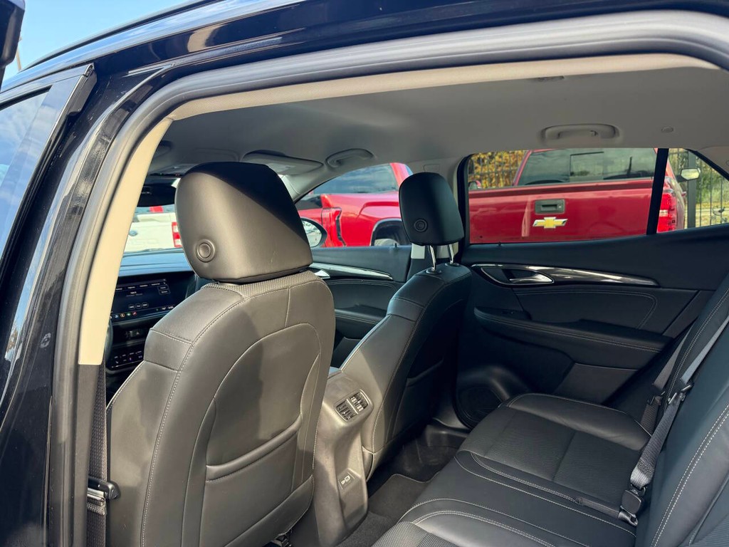 Buick Envision Vehicle Full-screen Gallery Image 12