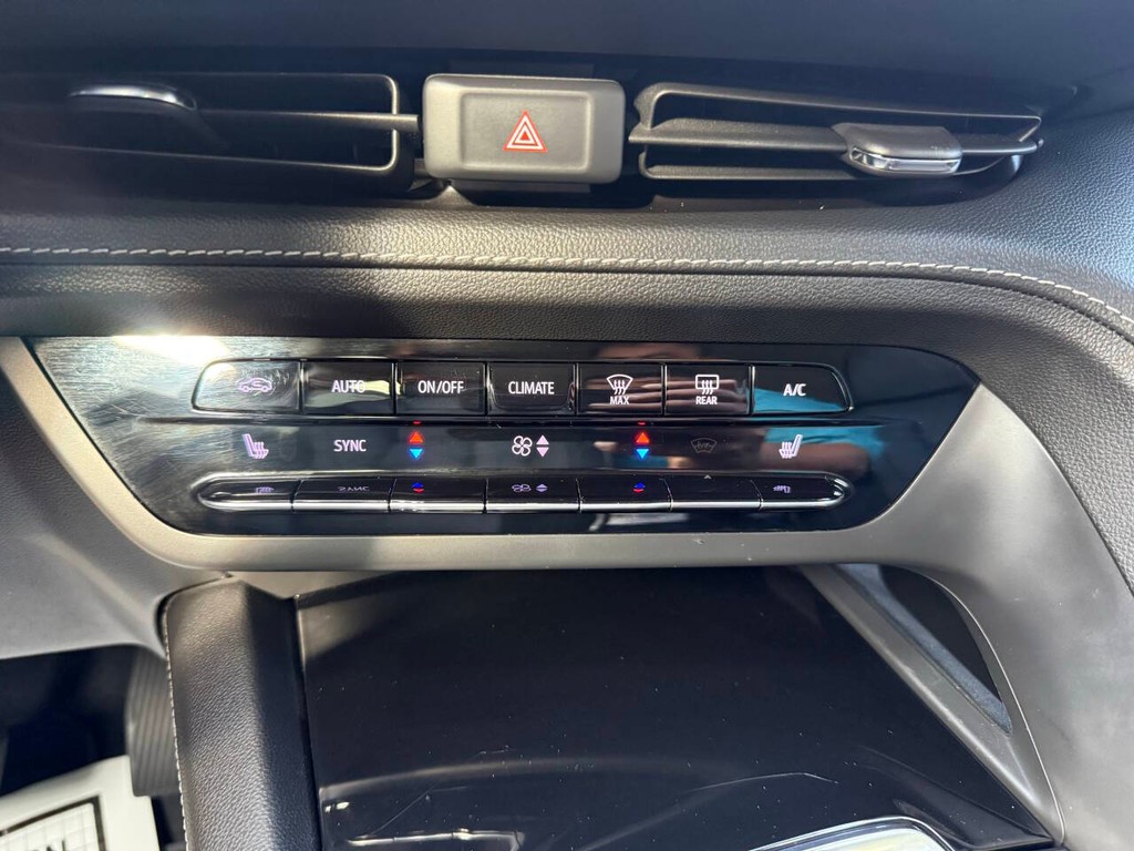 Buick Envision Vehicle Full-screen Gallery Image 27