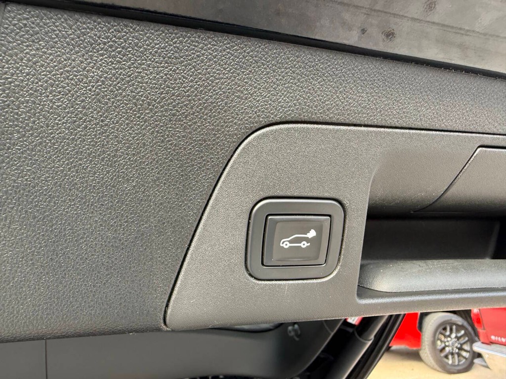 Buick Envision Vehicle Full-screen Gallery Image 36