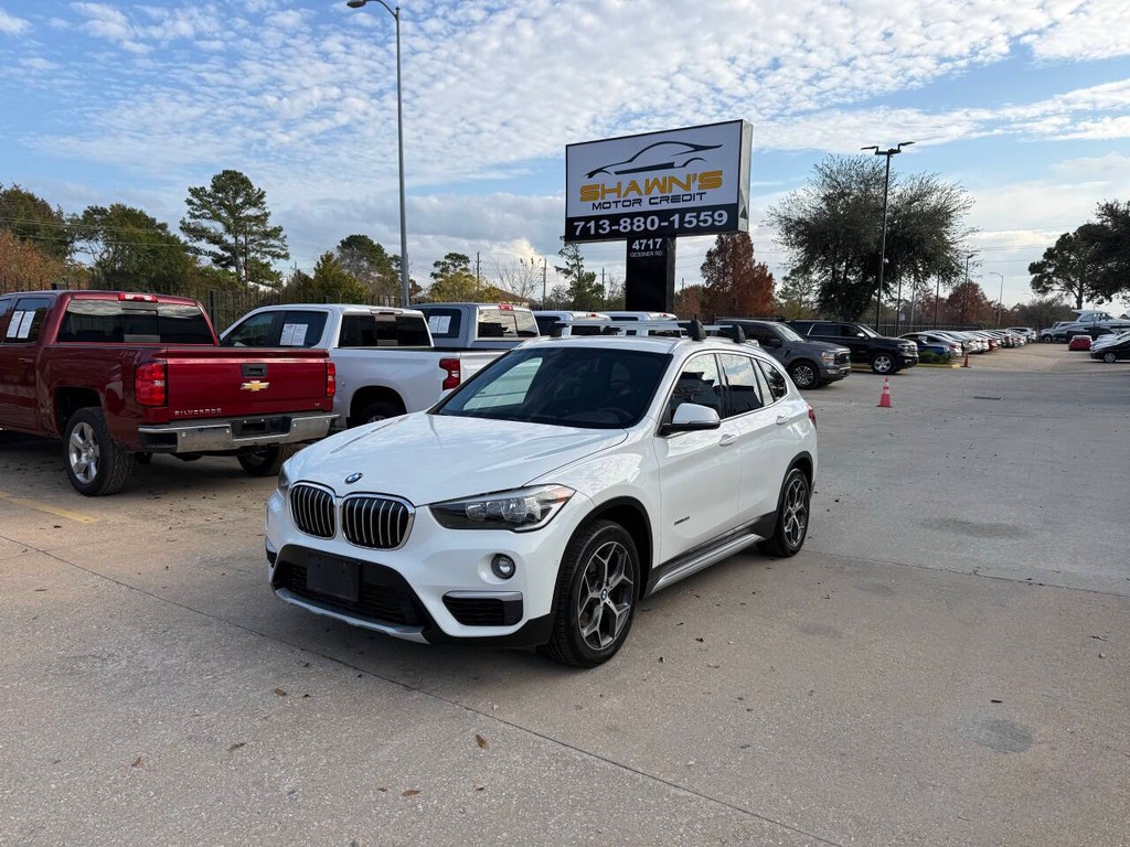 BMW X1 Vehicle Full-screen Gallery Image 03