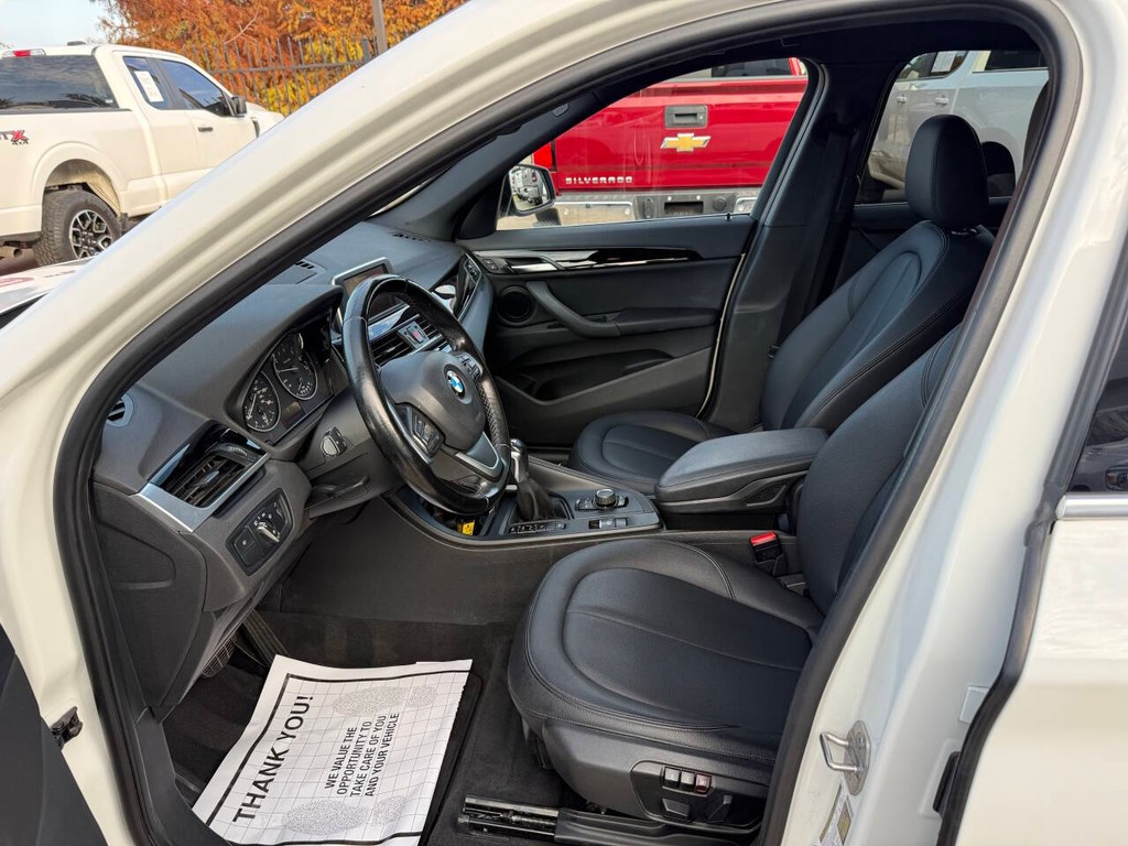 BMW X1 Vehicle Full-screen Gallery Image 07