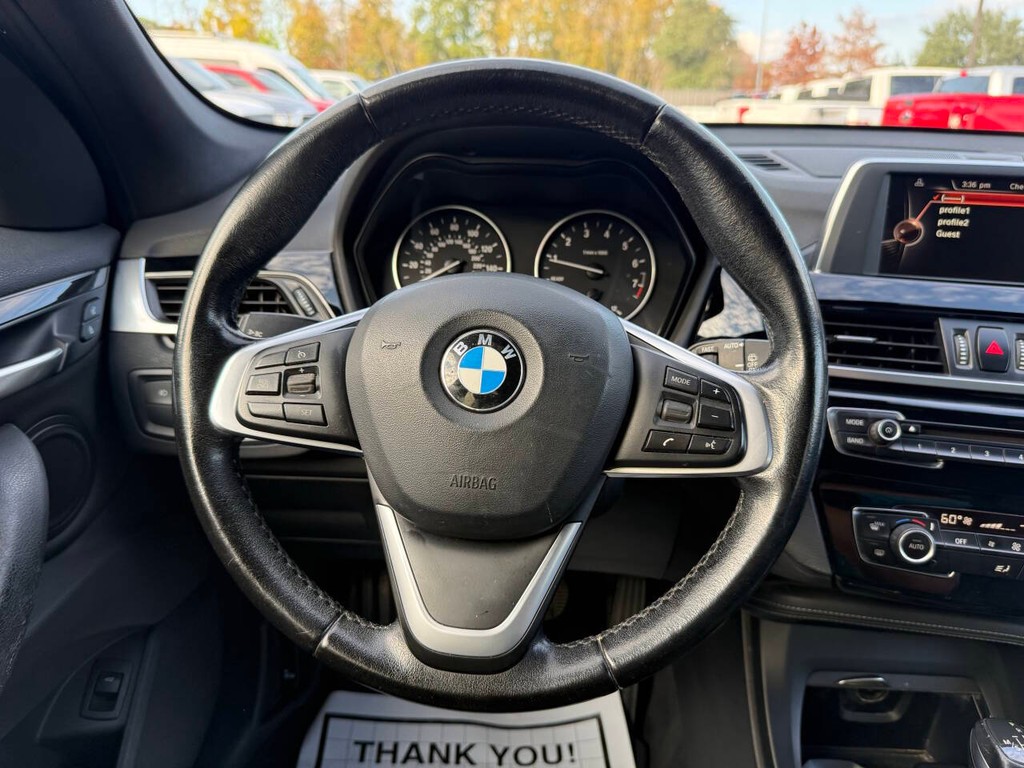 BMW X1 Vehicle Full-screen Gallery Image 22