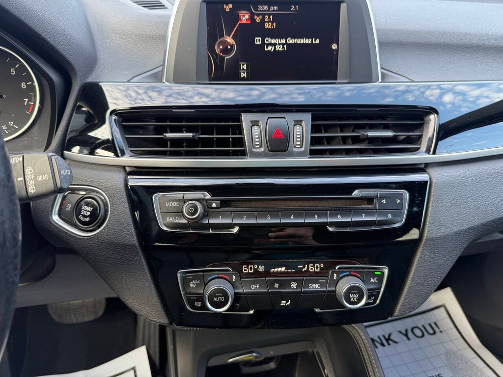 BMW X1 Vehicle Full-screen Gallery Image 27