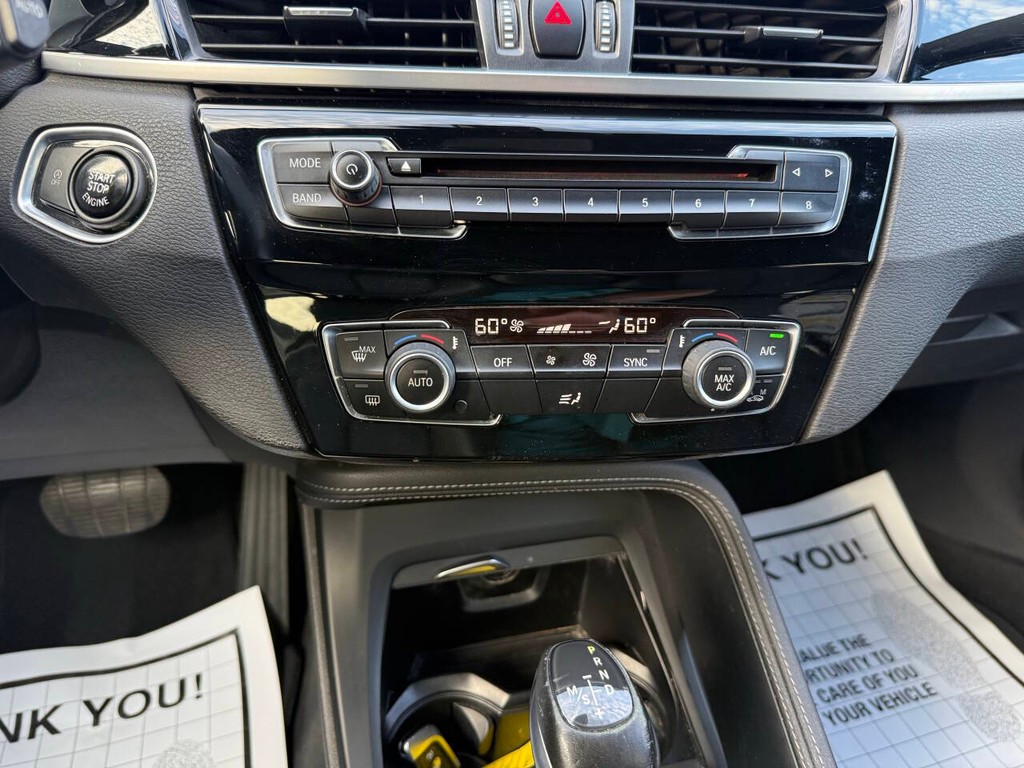 BMW X1 Vehicle Full-screen Gallery Image 28