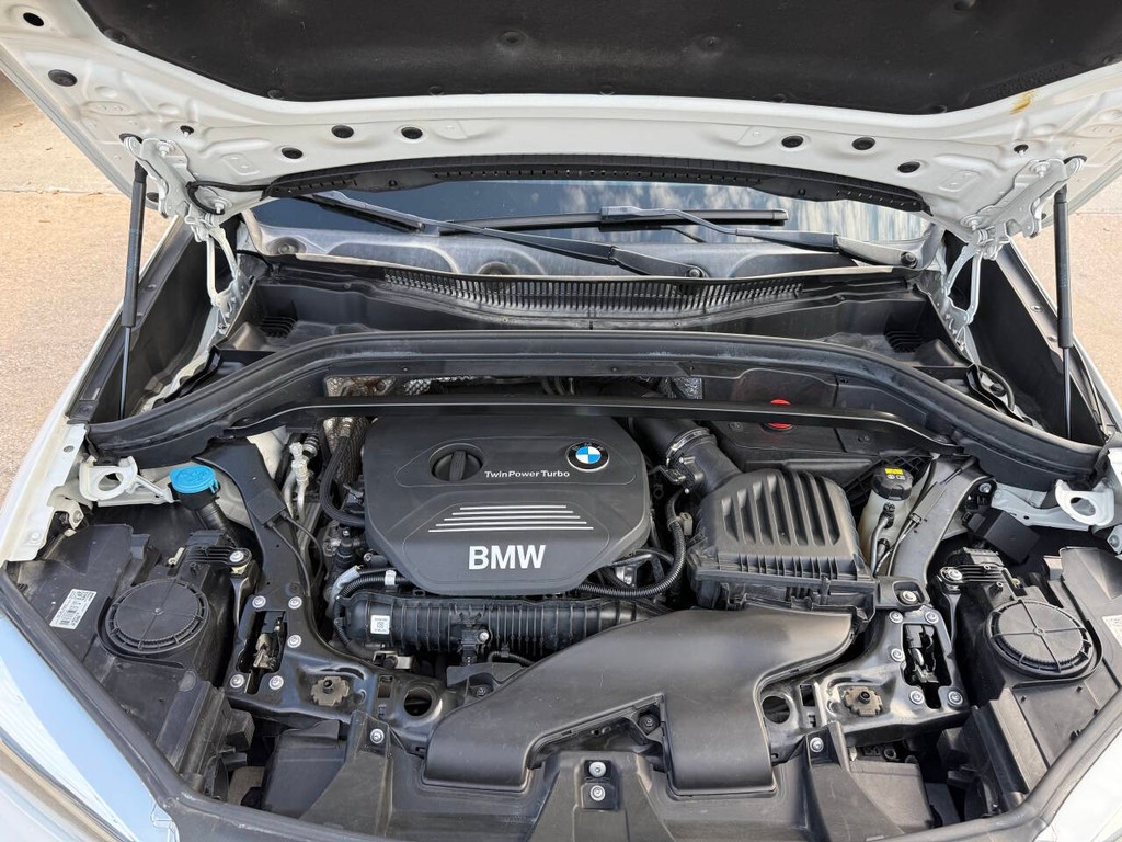 BMW X1 Vehicle Full-screen Gallery Image 34