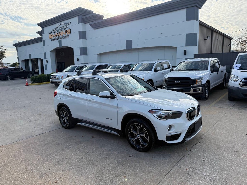 BMW X1 Vehicle Full-screen Gallery Image 41