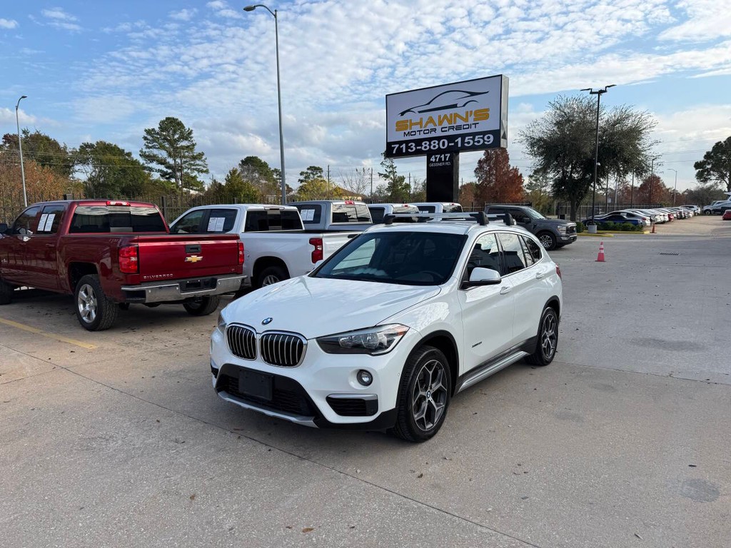 BMW X1 Vehicle Full-screen Gallery Image 42