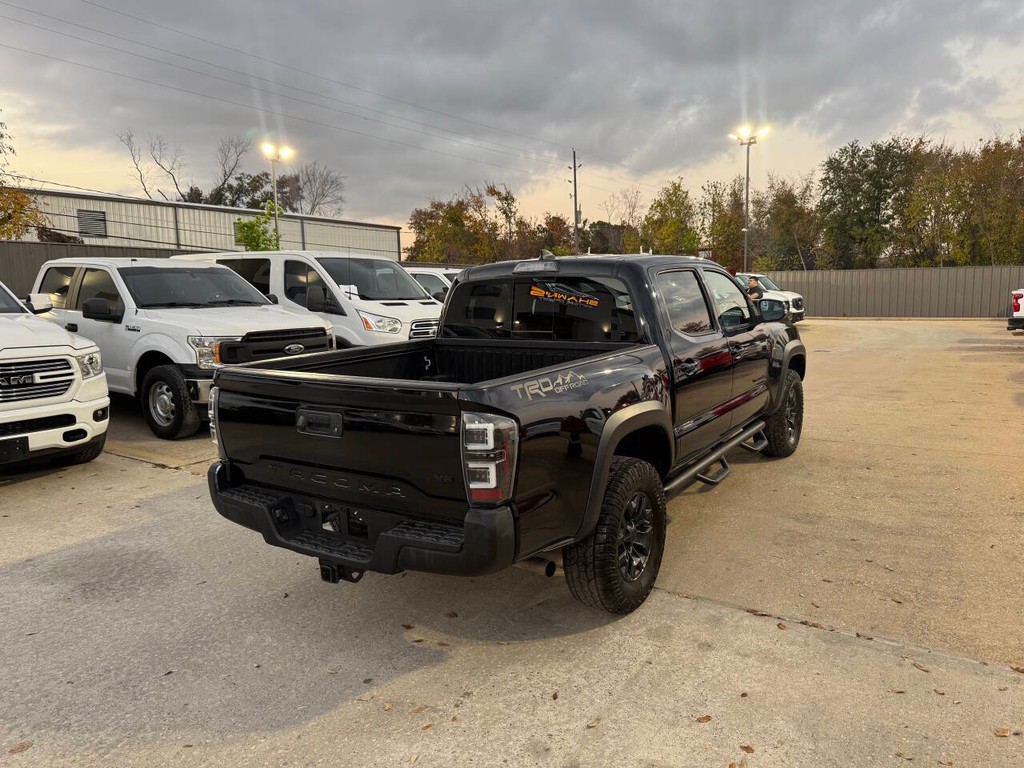 Toyota Tacoma 2WD Vehicle Full-screen Gallery Image 05