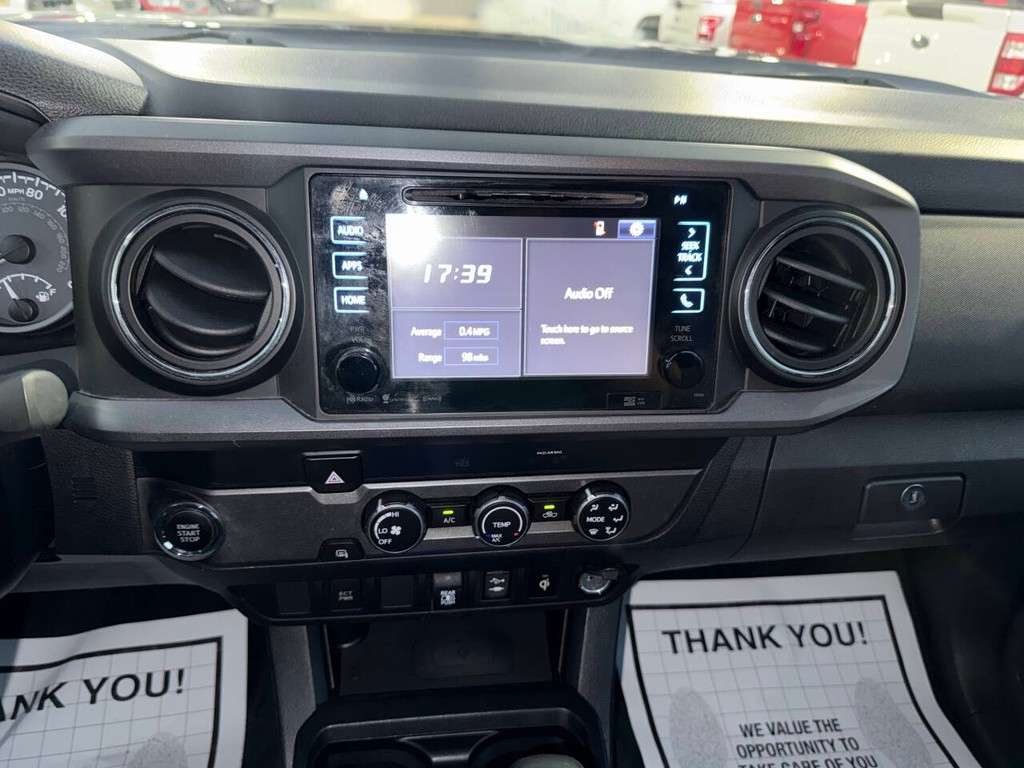 Toyota Tacoma 2WD Vehicle Full-screen Gallery Image 27