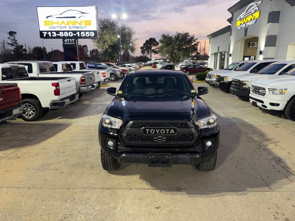 Toyota Tacoma 2WD Vehicle Full-screen Gallery Image 40