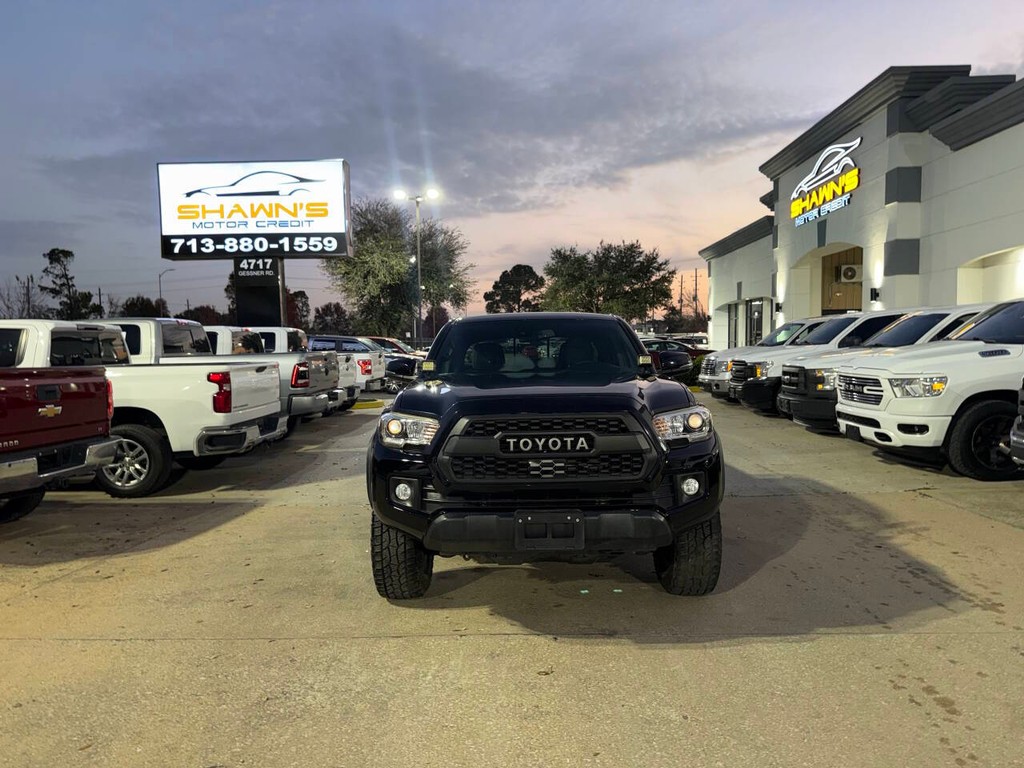 Toyota Tacoma 2WD Vehicle Full-screen Gallery Image 41