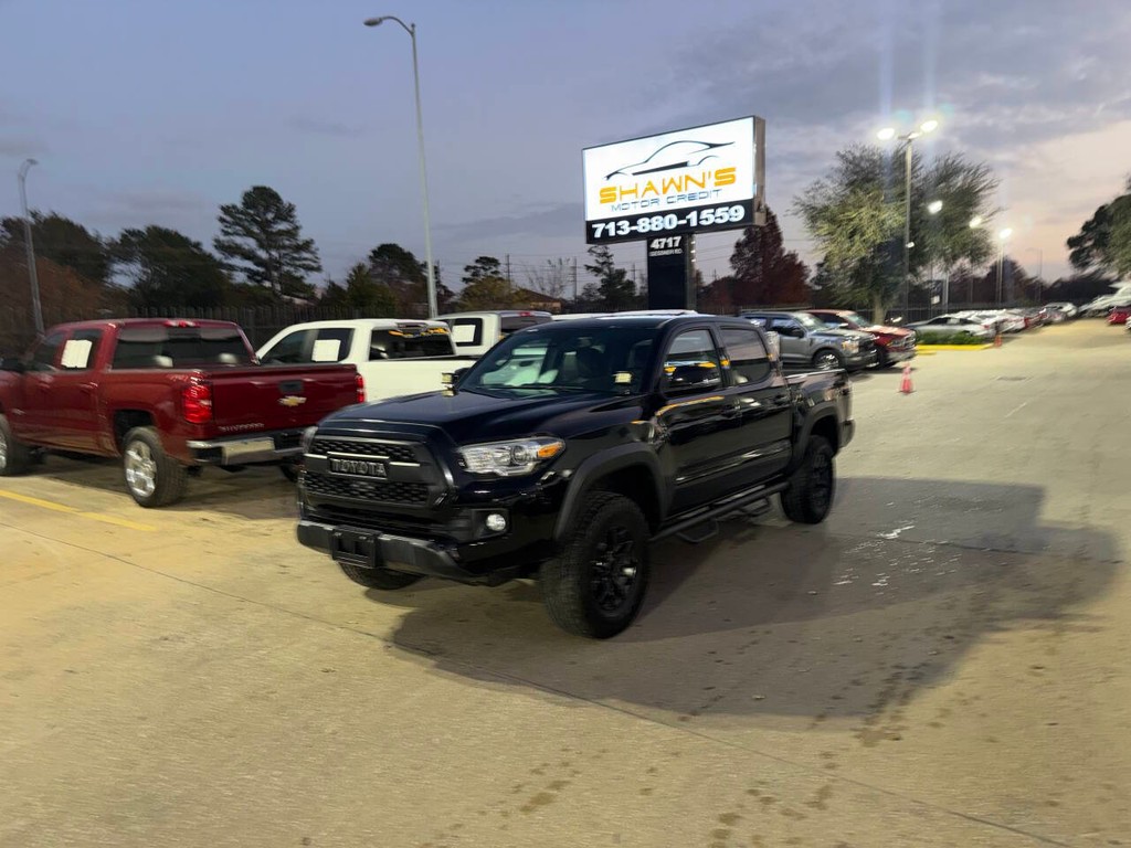 Toyota Tacoma 2WD Vehicle Full-screen Gallery Image 42