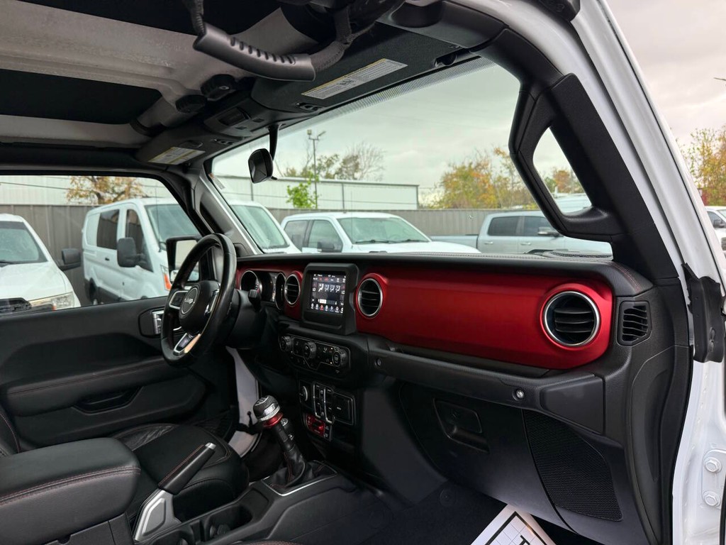 Jeep Gladiator Vehicle Full-screen Gallery Image 09