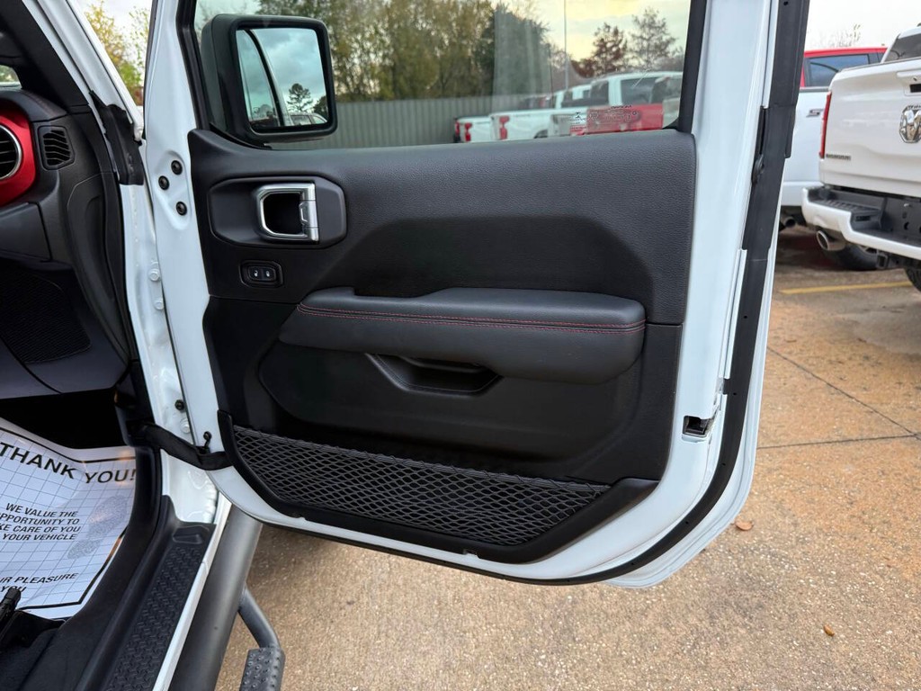 Jeep Gladiator Vehicle Full-screen Gallery Image 11