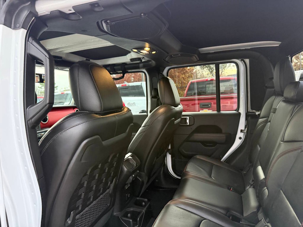 Jeep Gladiator Vehicle Full-screen Gallery Image 12