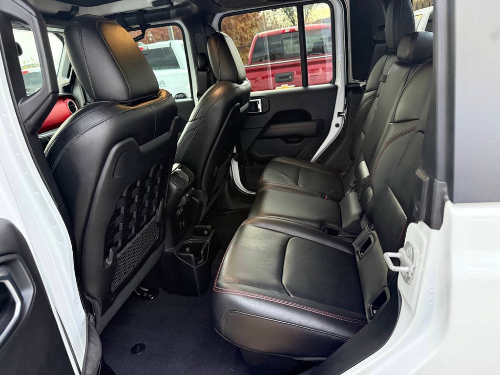 Jeep Gladiator Vehicle Full-screen Gallery Image 13