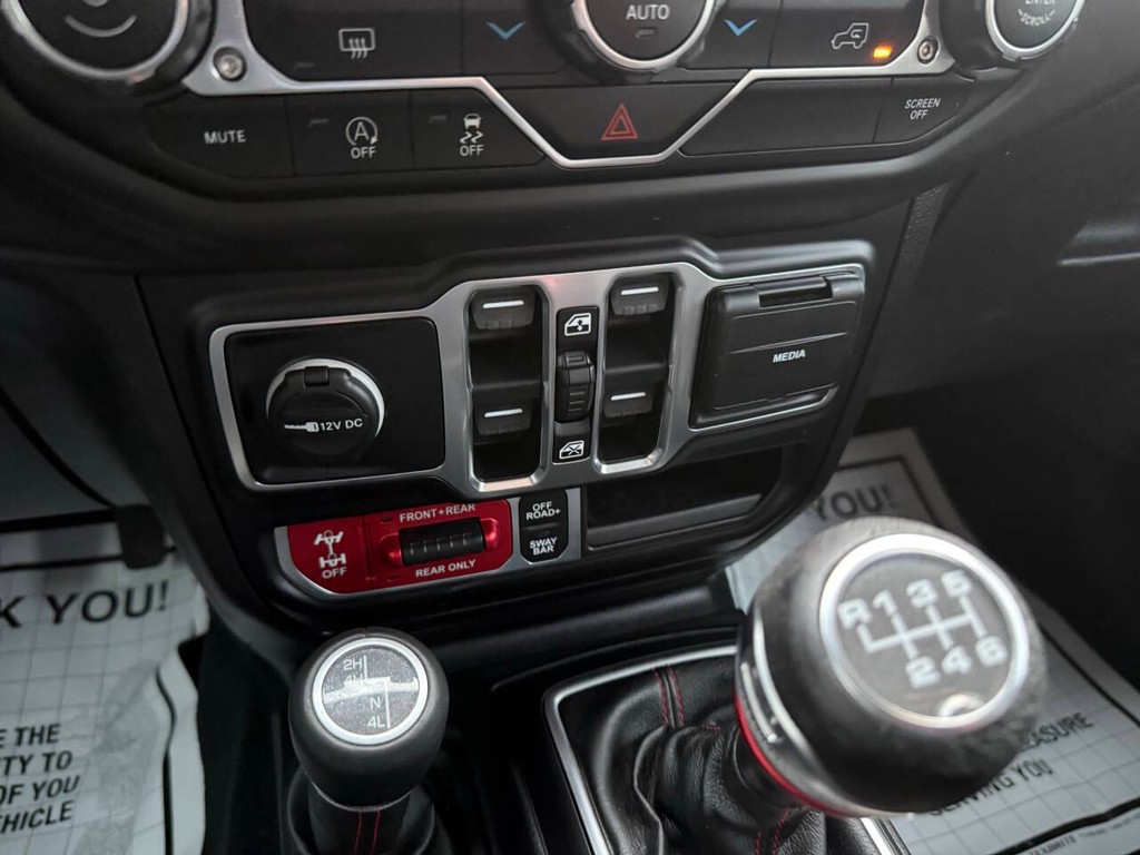 Jeep Gladiator Vehicle Full-screen Gallery Image 28