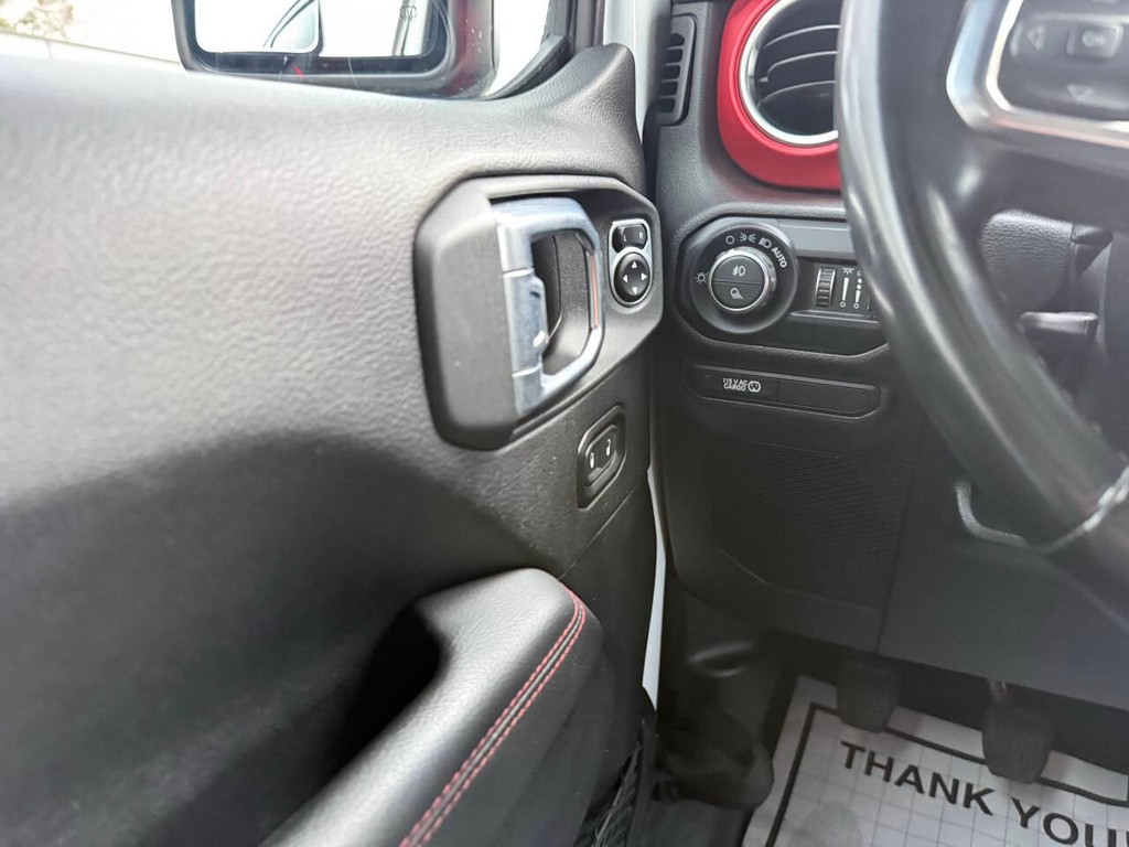 Jeep Gladiator Vehicle Full-screen Gallery Image 30