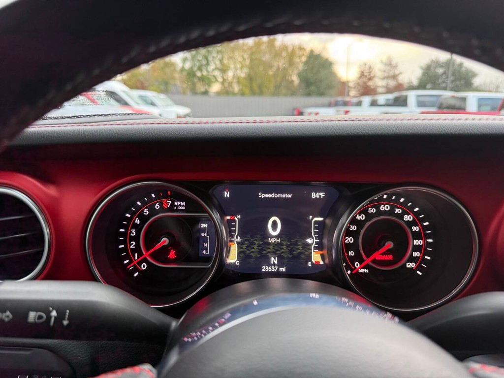 Jeep Gladiator Vehicle Full-screen Gallery Image 31