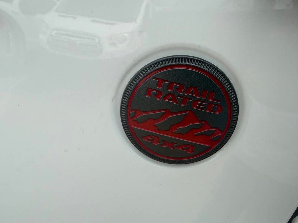 Jeep Gladiator Vehicle Full-screen Gallery Image 35