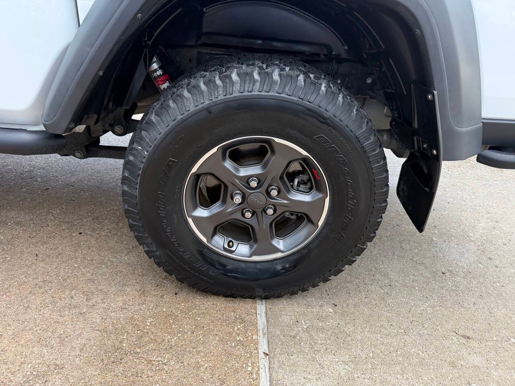 Jeep Gladiator Vehicle Full-screen Gallery Image 37