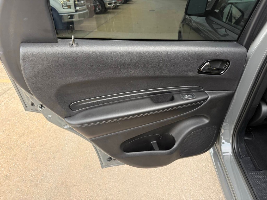 Dodge Durango Vehicle Full-screen Gallery Image 15