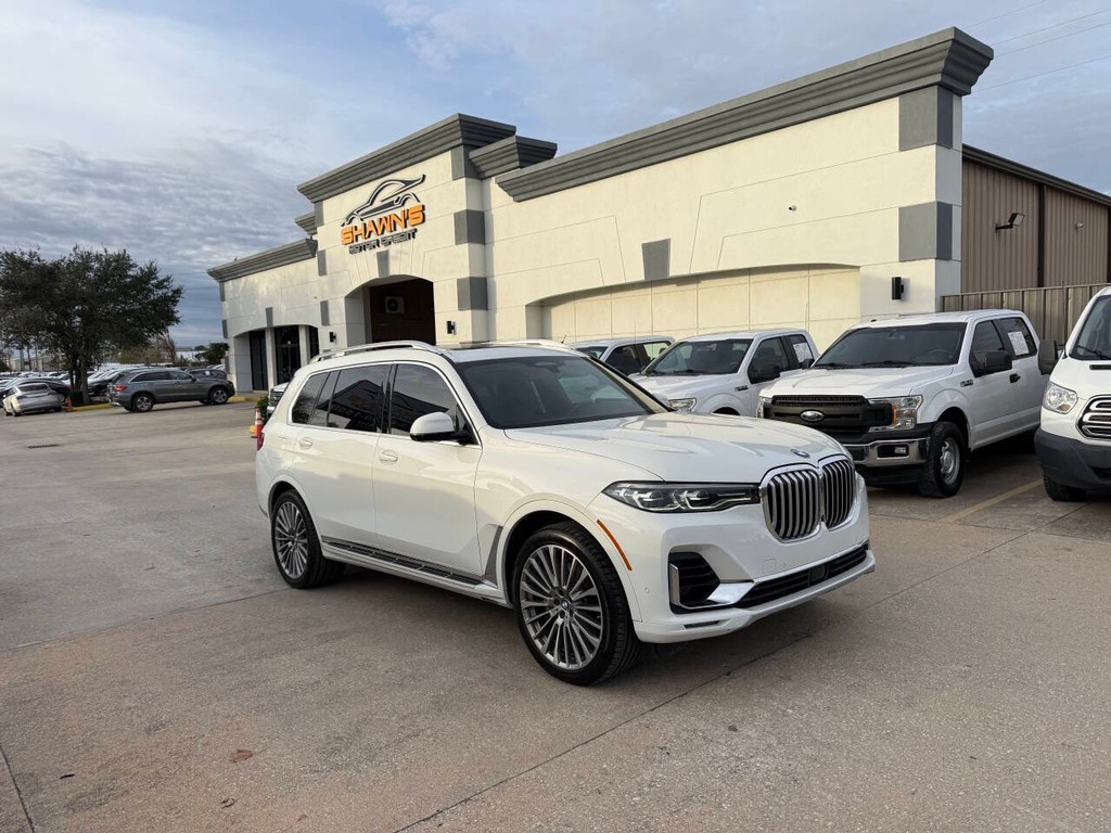 BMW X7 Vehicle Full-screen Gallery Image 02