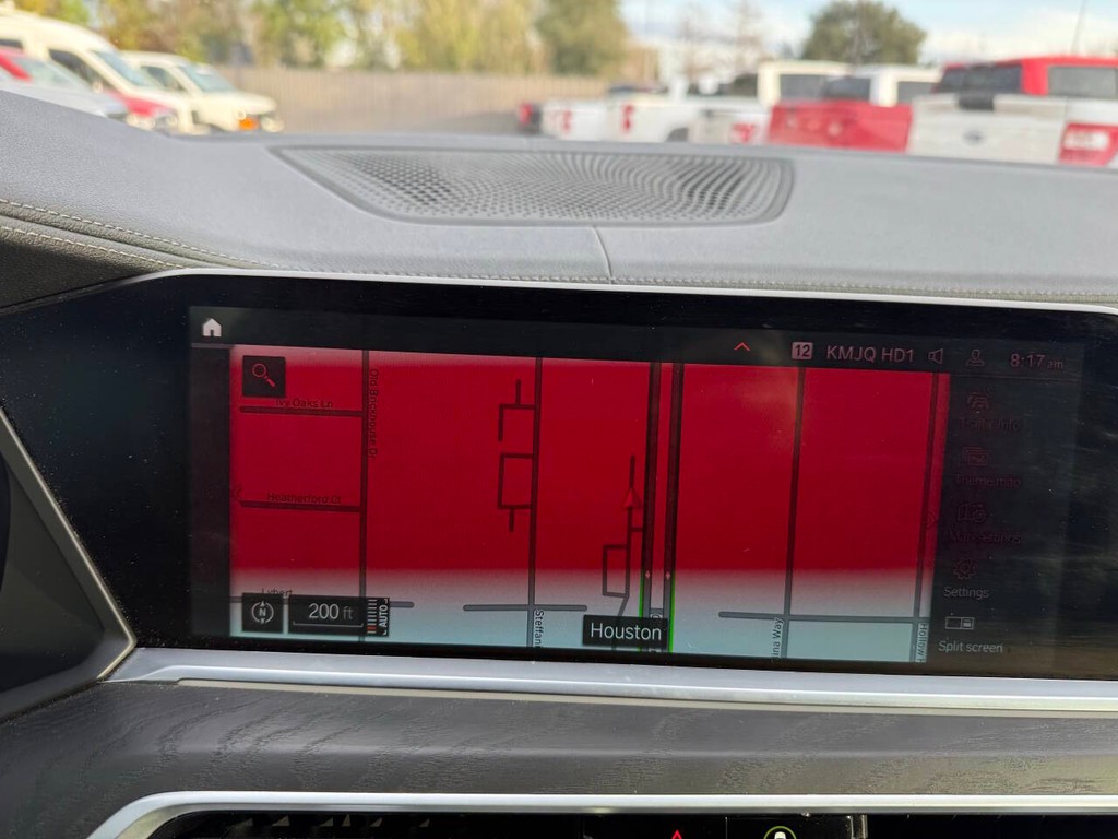 BMW X7 Vehicle Full-screen Gallery Image 31