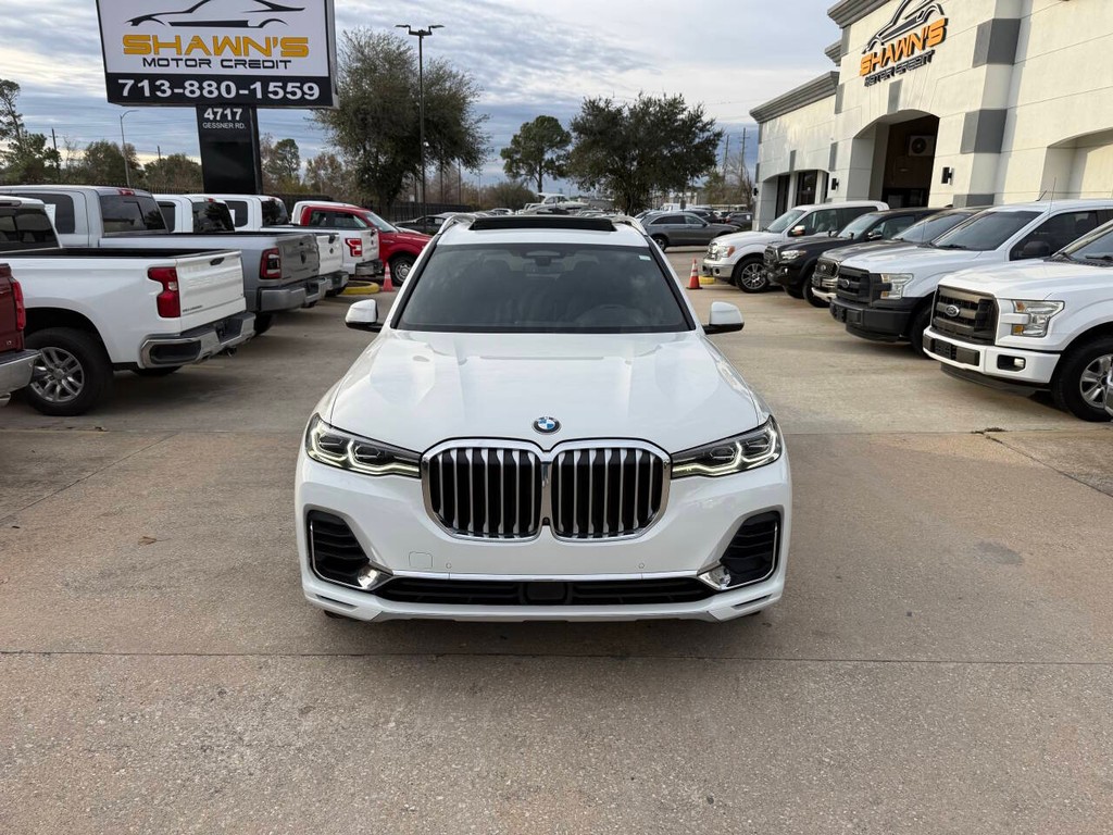 BMW X7 Vehicle Full-screen Gallery Image 48