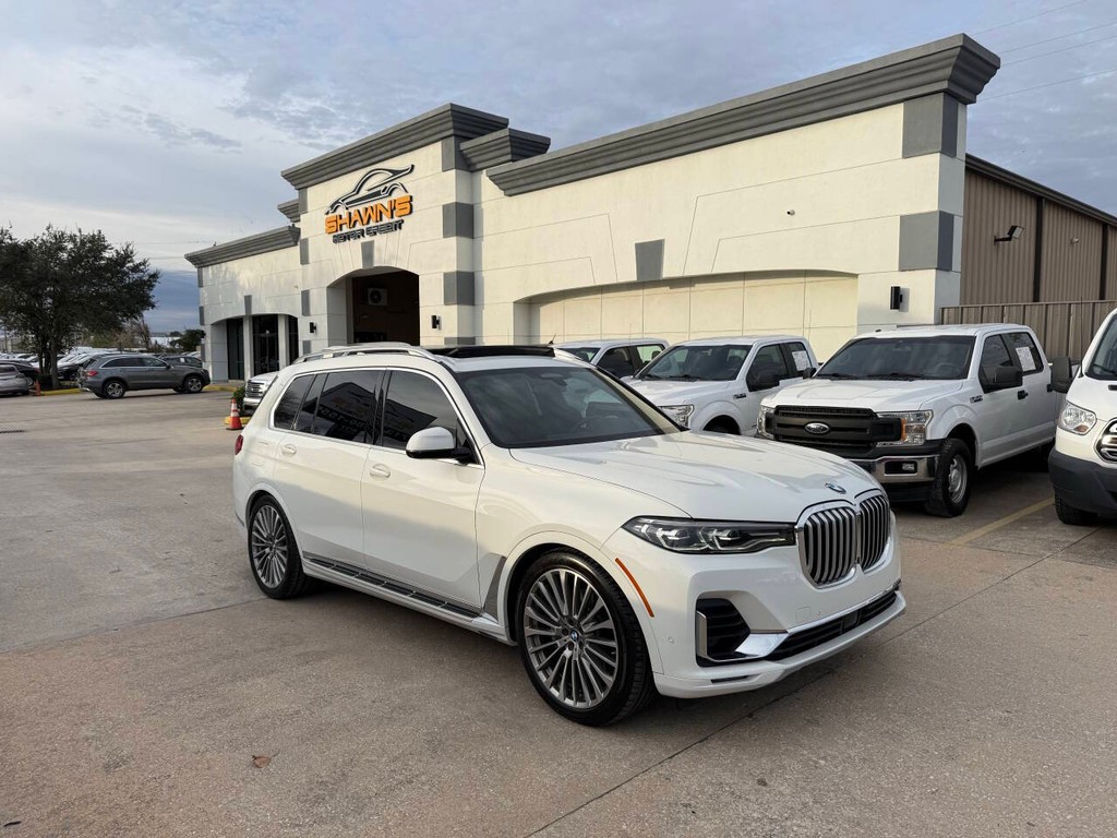 BMW X7 Vehicle Full-screen Gallery Image 50