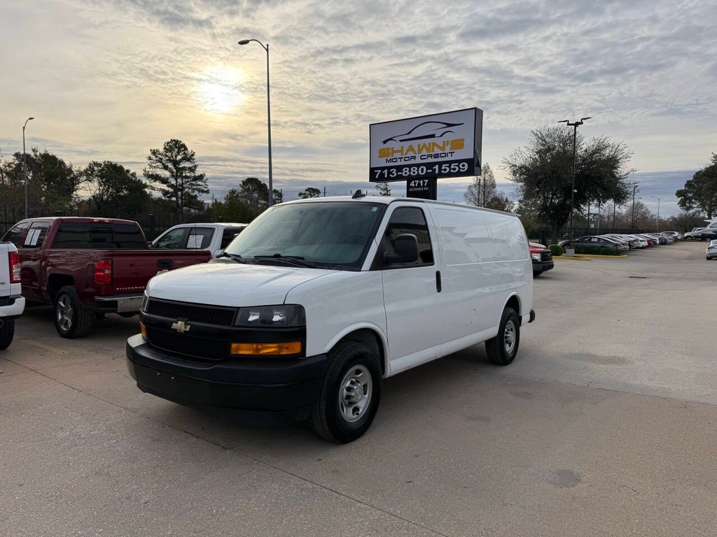 Chevrolet Express Cargo Van Vehicle Full-screen Gallery Image 03