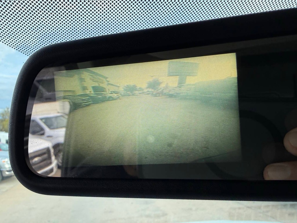 Chevrolet Express Cargo Van Vehicle Full-screen Gallery Image 21