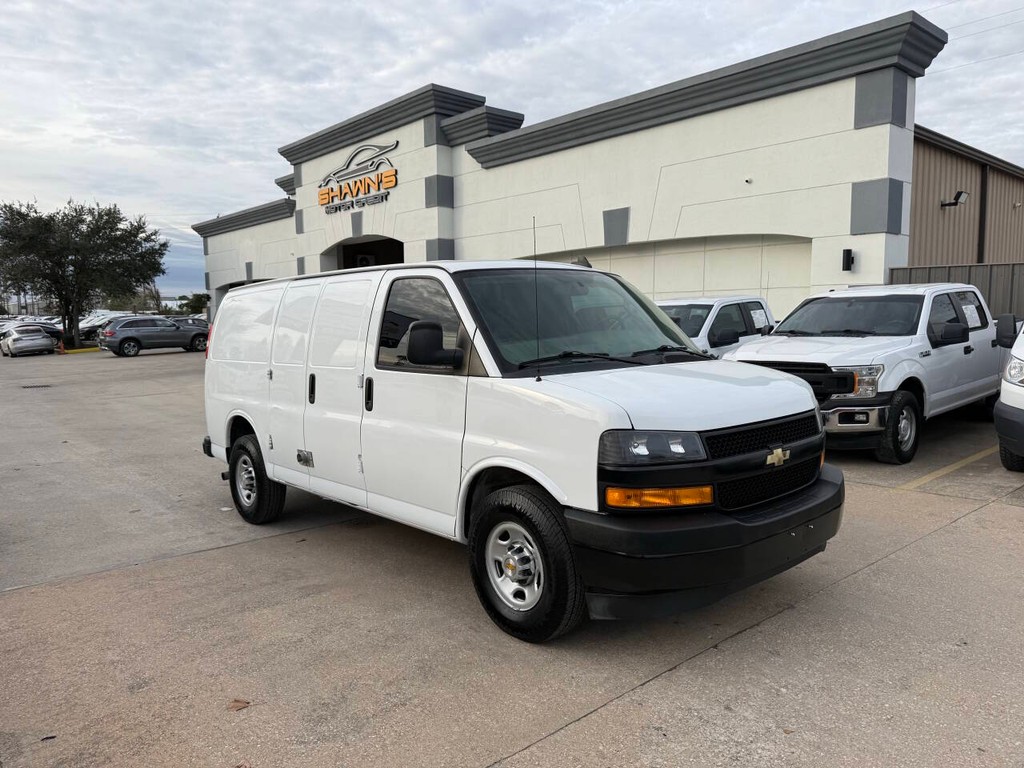 Chevrolet Express Cargo Van Vehicle Full-screen Gallery Image 35