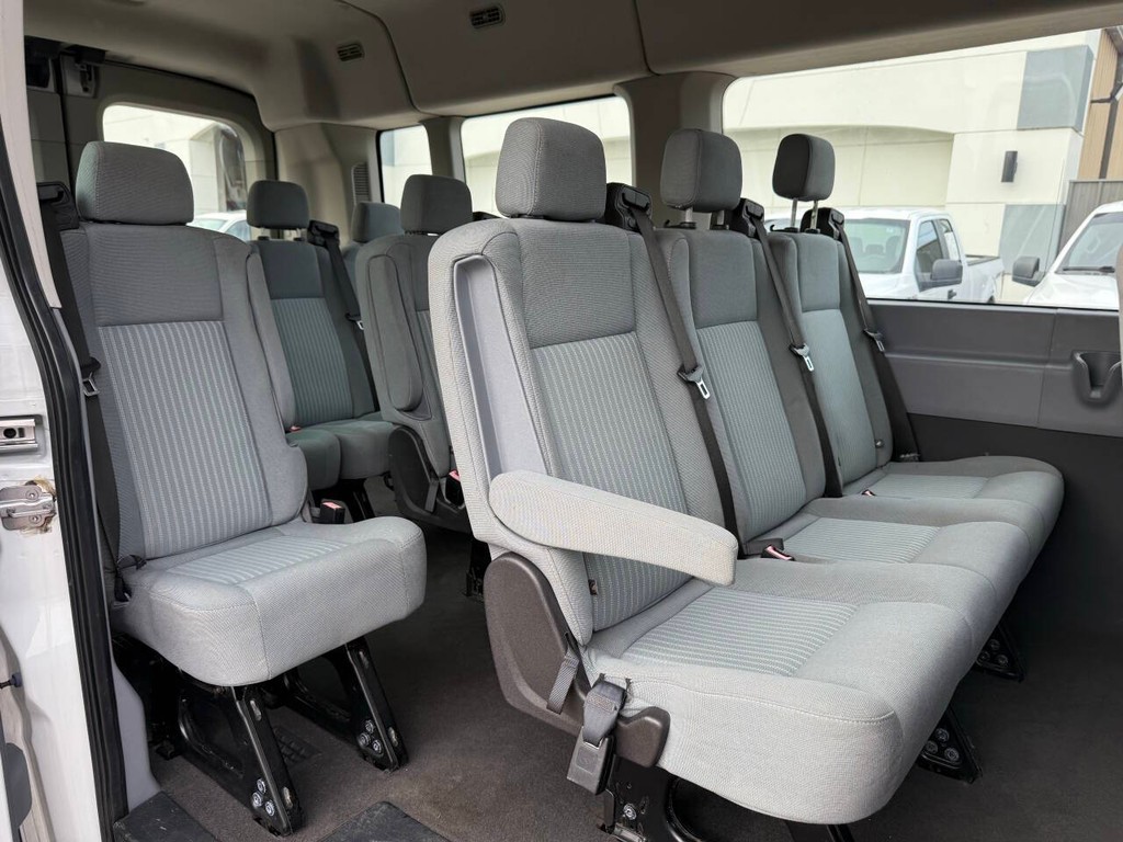 Ford Transit Wagon Vehicle Full-screen Gallery Image 13