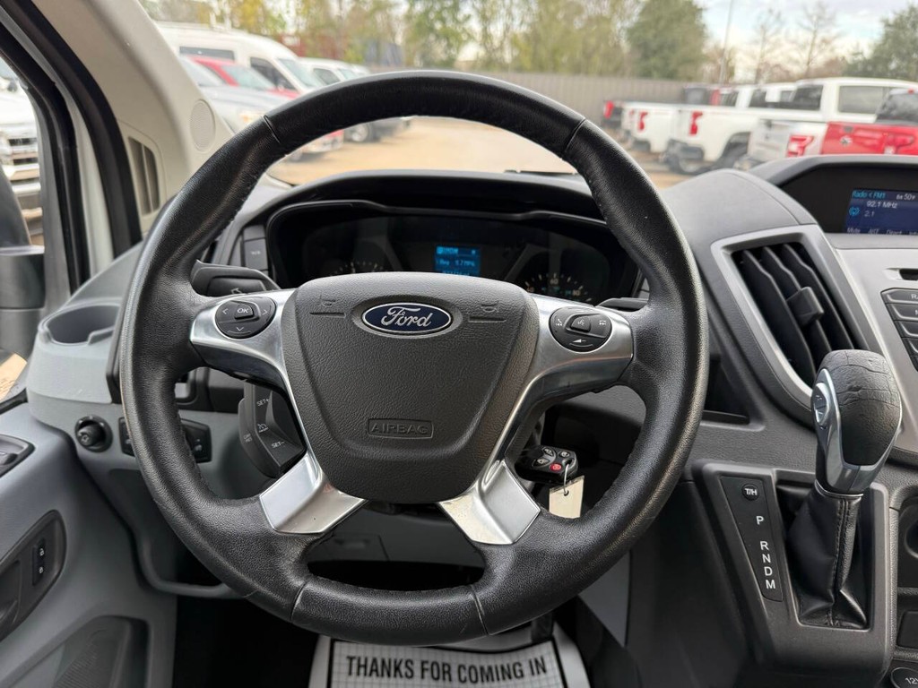 Ford Transit Wagon Vehicle Full-screen Gallery Image 19